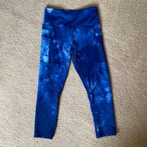ZYIA Tie-dye Light n Tight Pocket Capri Leggings
